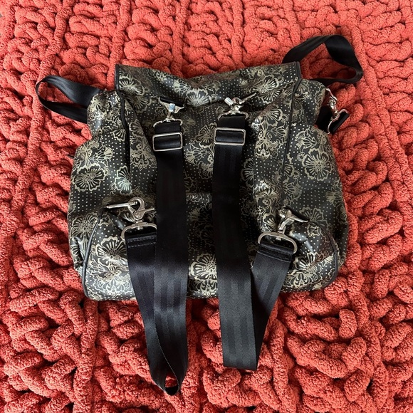 Petunia Pickle Bottom Floral Diaper Bag Backpack Embroidered Flower - Picture 5 of 6